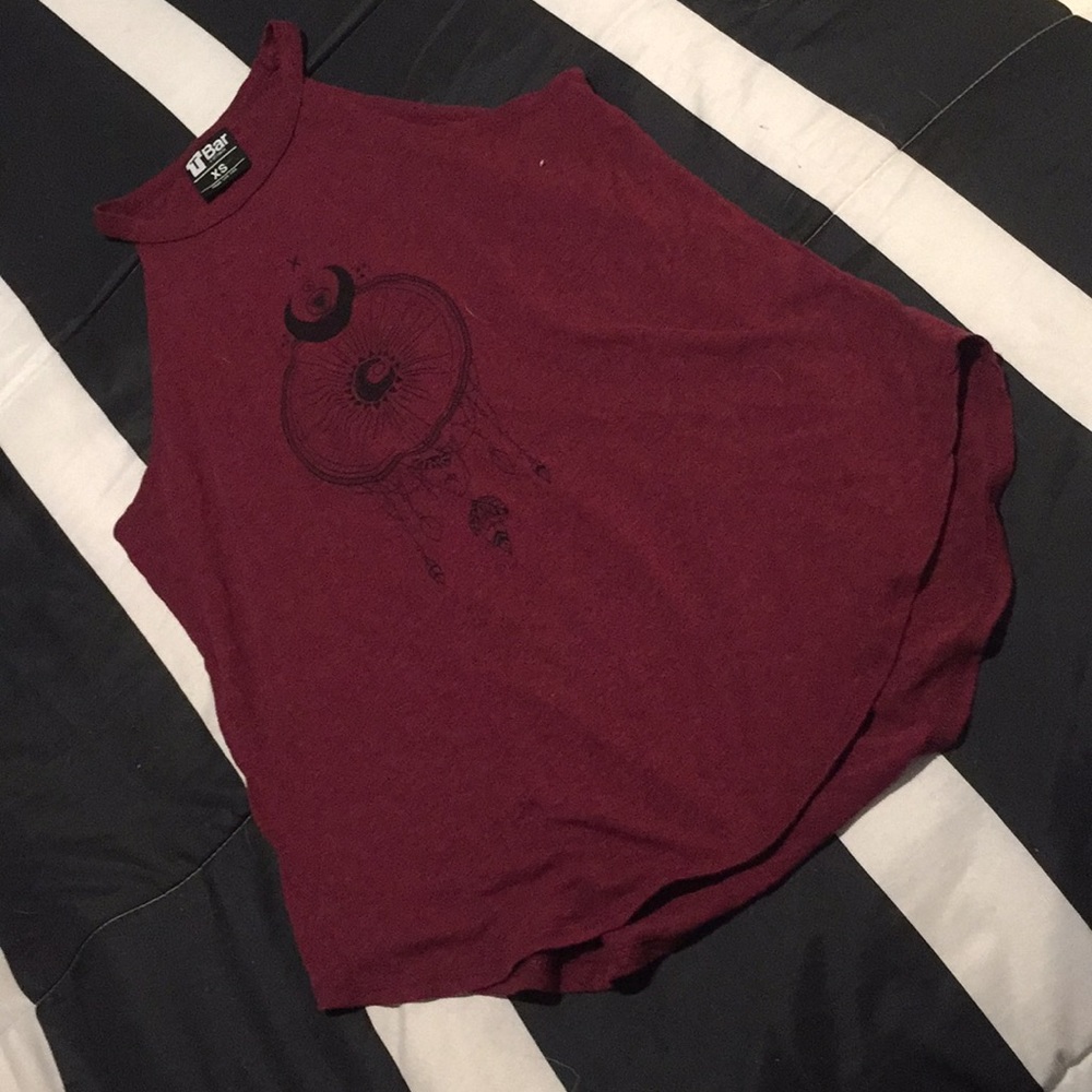 Muscle maroon tee shirt